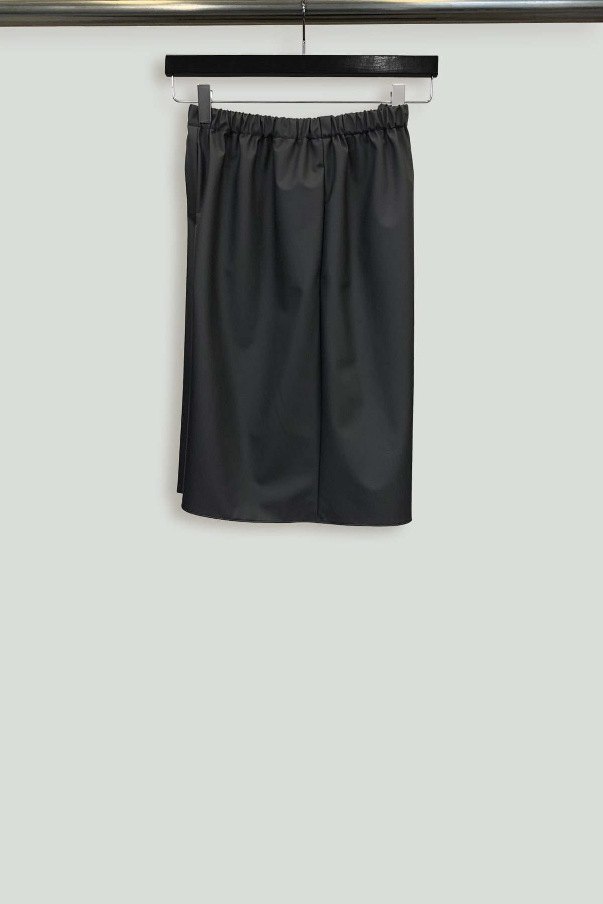 Water-Repellent Matte Rainwear Elastic Waist Shorts