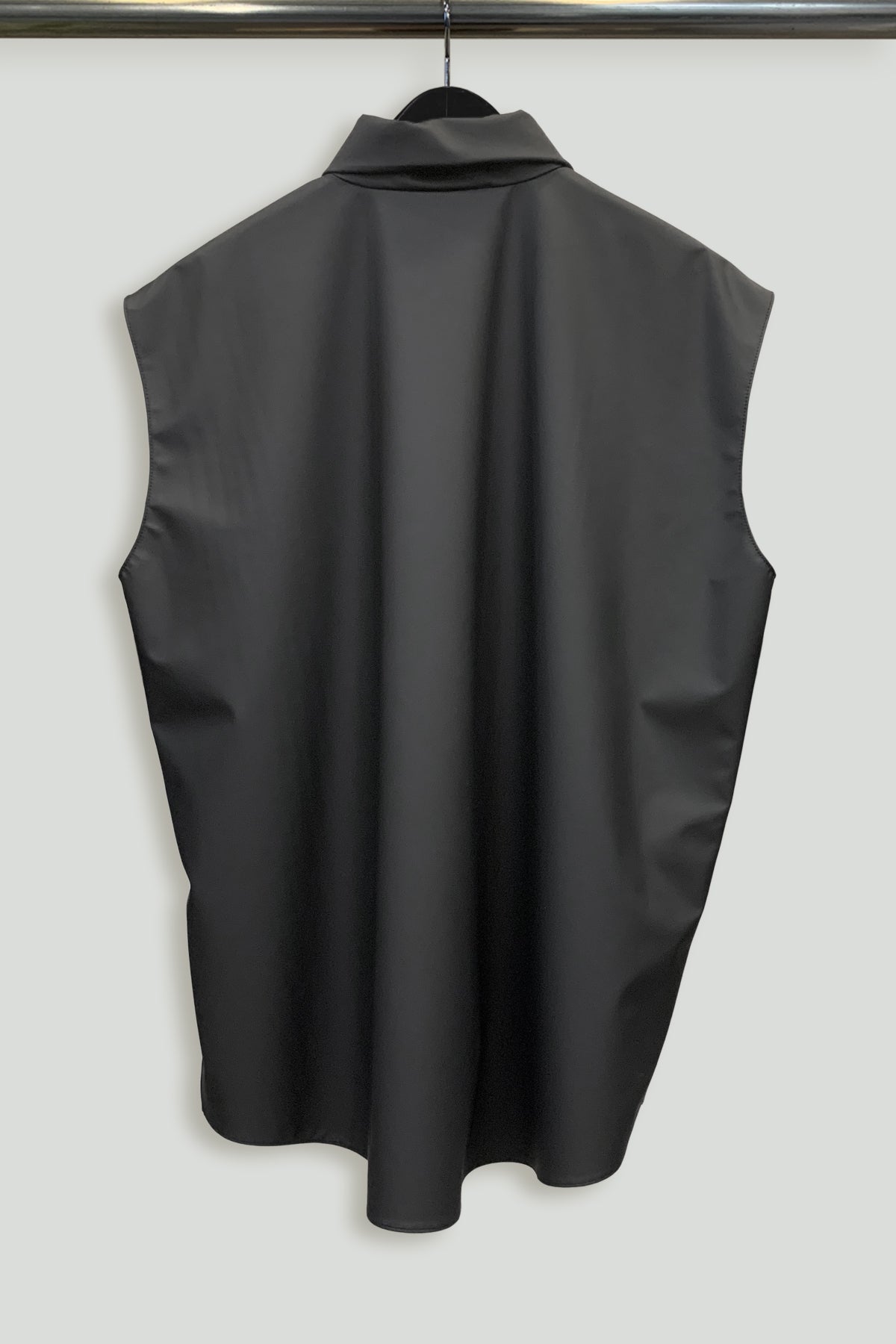 Water-Repellent Matte Rainwear Sleeveless Shirt