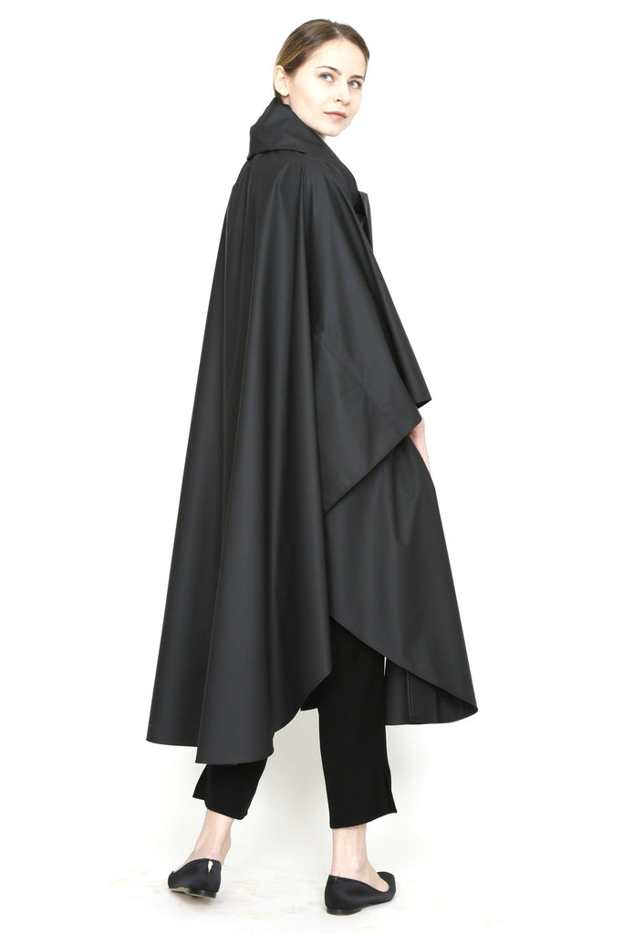 Zero Waste Sustainable One-Size-Fits-All Rain Cape in Water-Repellent ...