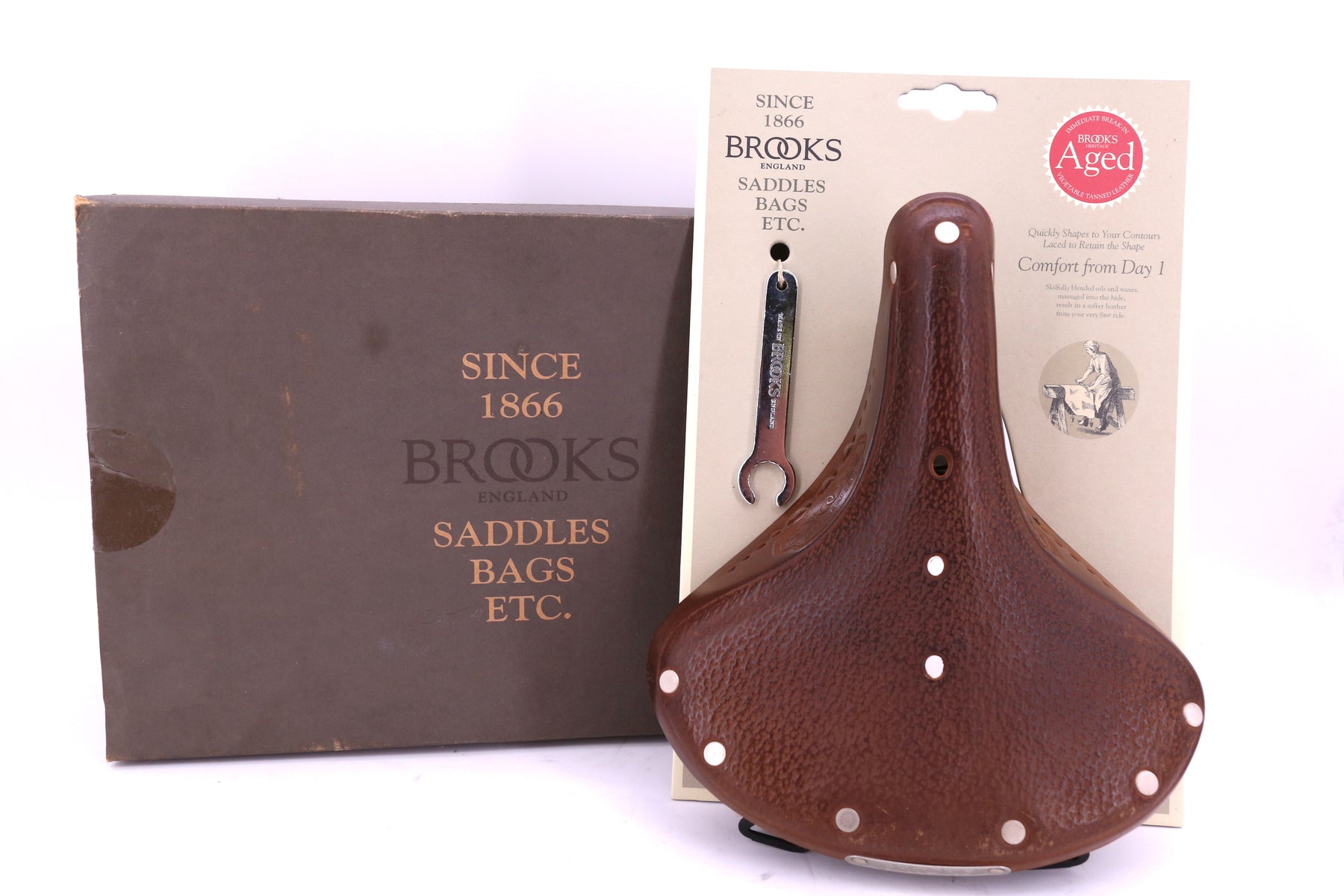 tan bicycle saddle