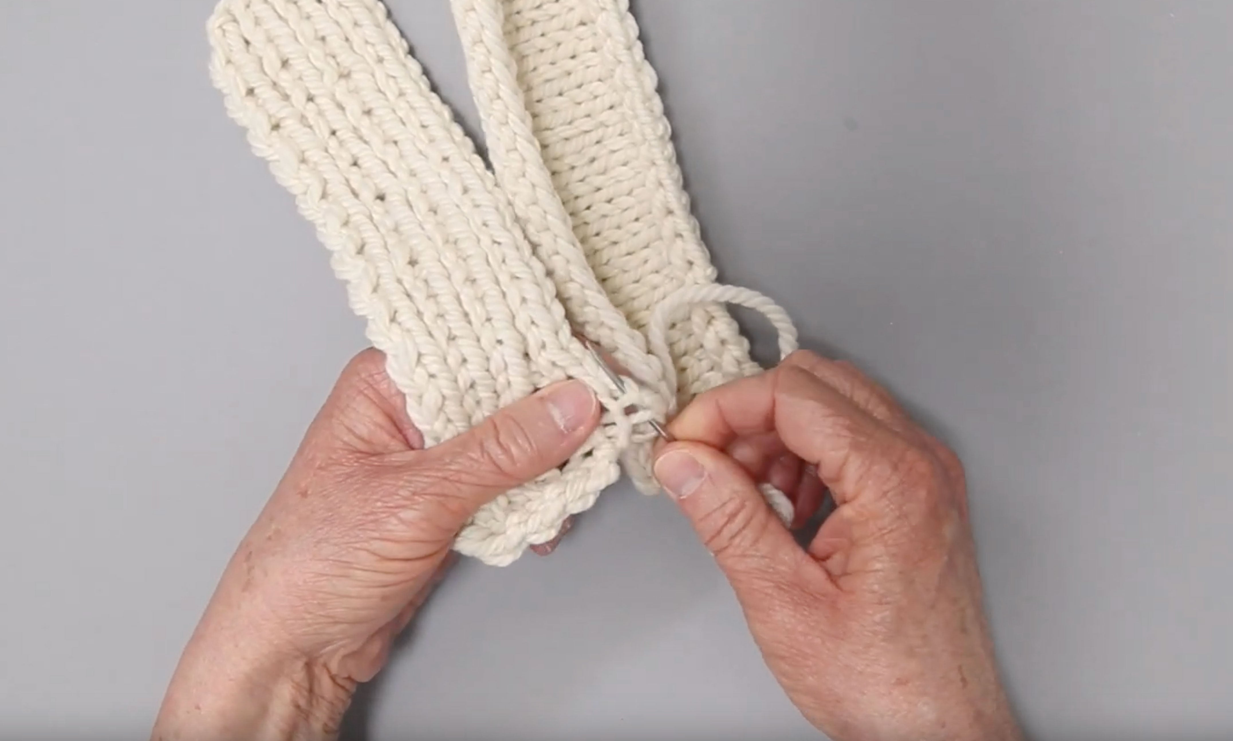 How to Sew a Vertical Edge to a Horizontal Edge - How to Knit