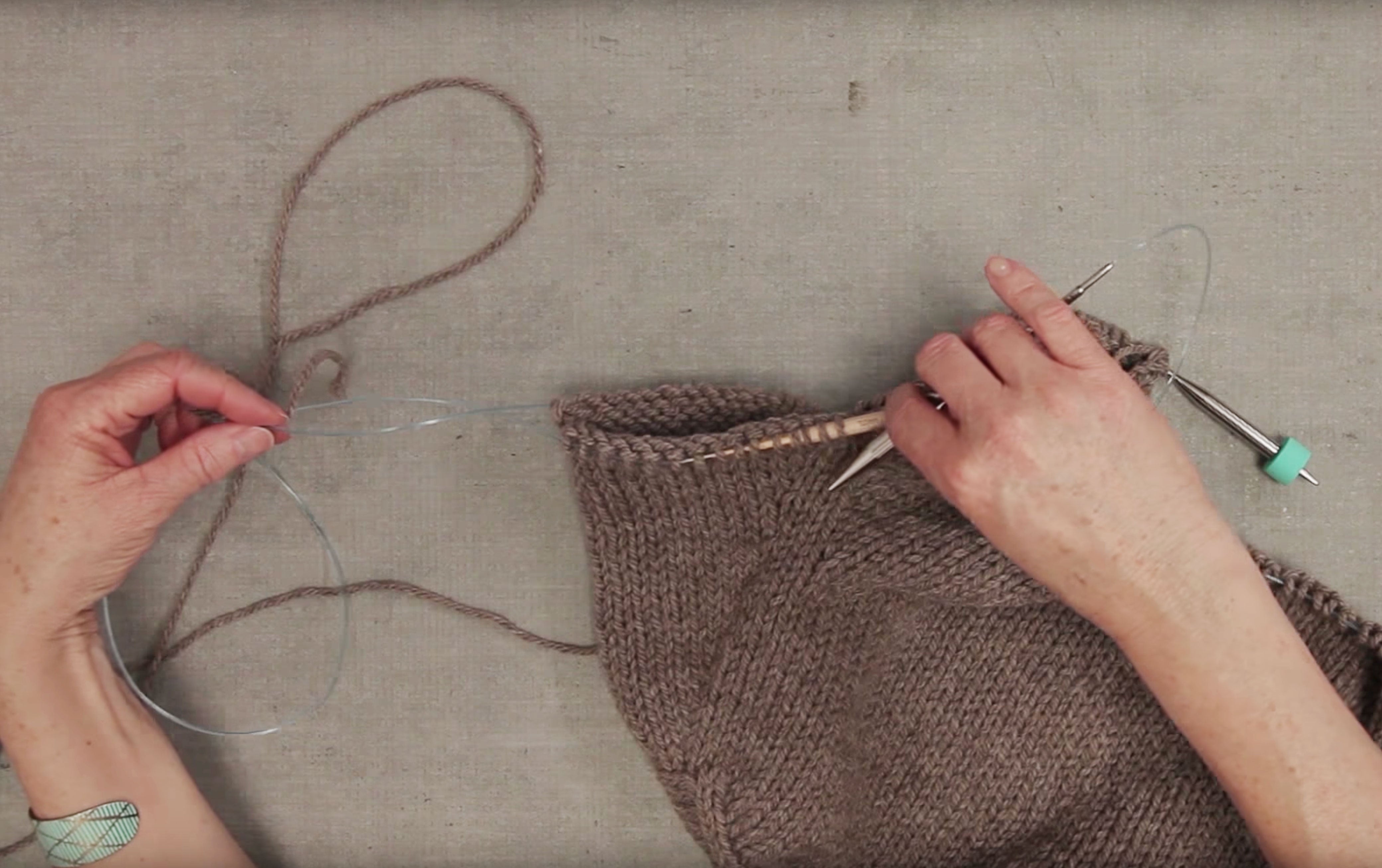 Magic Loop (How to knit in the round with circular knitting needles)