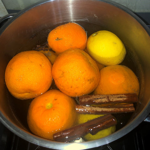 For the spiced marmalade, the whole fruit was boiled with cinnamon sticks and cloves.