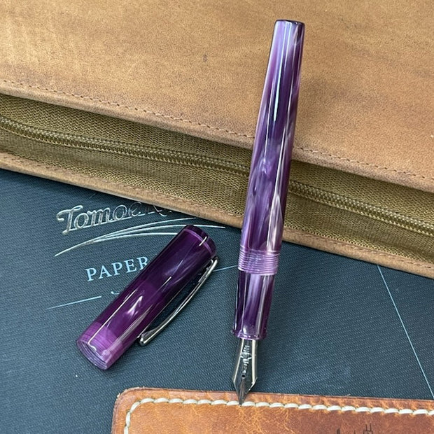 Chicago Pen Company Gio Fountain Pen - Violet Crush | Atlas Stationers.