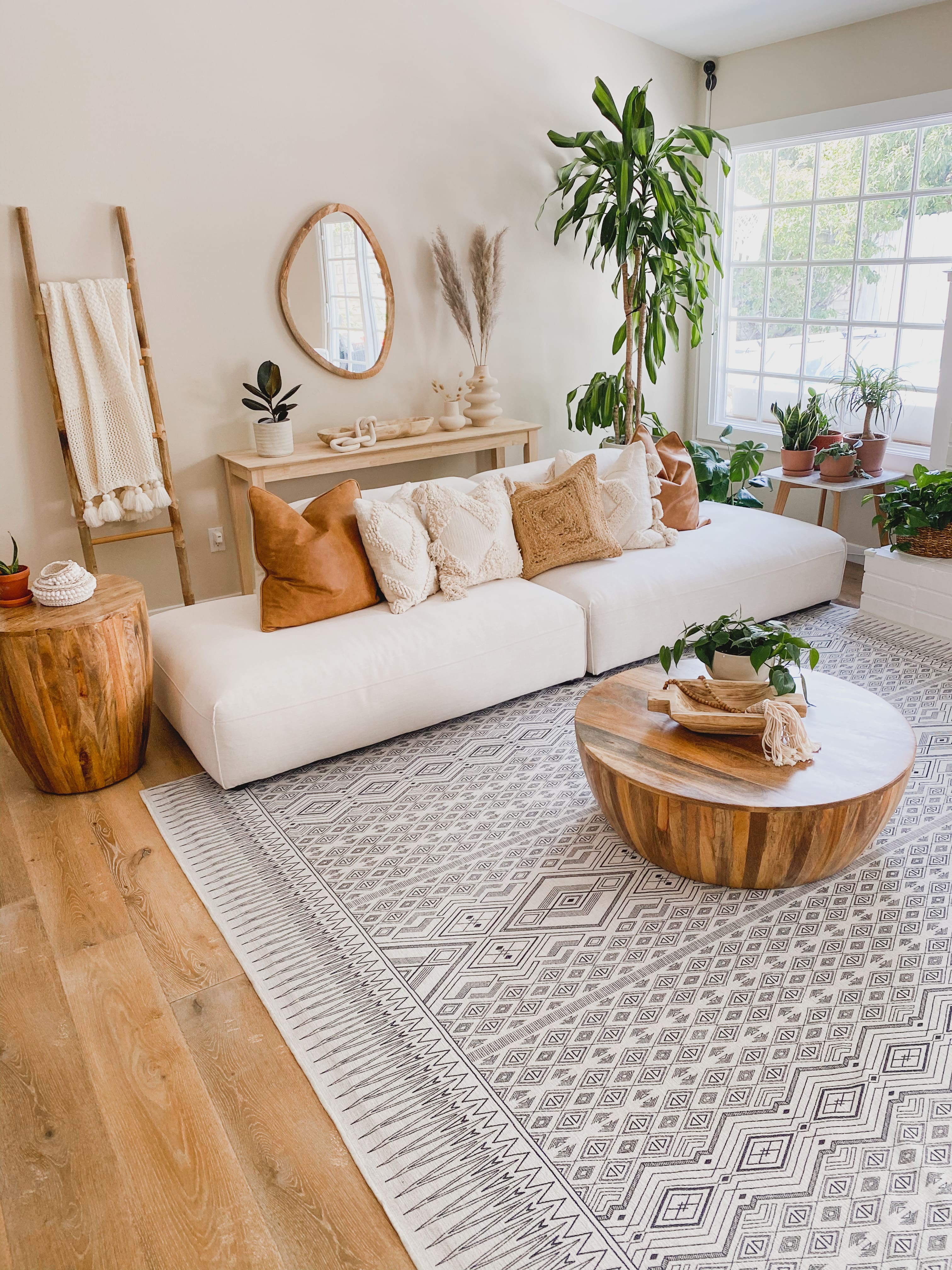 How to Choose the Right Rug for Hardwood Floors