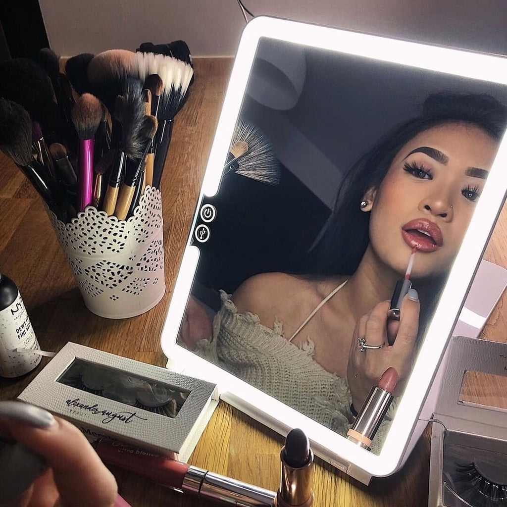 GLAMMS: Je-Mirror Mini Hollywood Makeup Mirror LED – Glam Mirrors