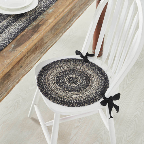 https://cdn.shopify.com/s/files/1/0078/7408/4915/products/83556-Sawyer-Mill-Black-White-Jute-Chair-Pad-15-inch-Diameter-detailed-image-1_500x.jpg?v=1678629834