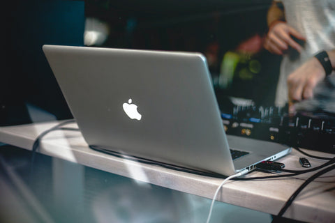 L shaped desk can help you organize and manage your wire