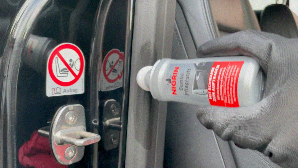NIGRIN Gummipflege-Spray, Pflege für Gummiteile am Auto, pflegt und schützt  nachhaltig, 300 ml, 1 Packung : : Auto & Motorrad