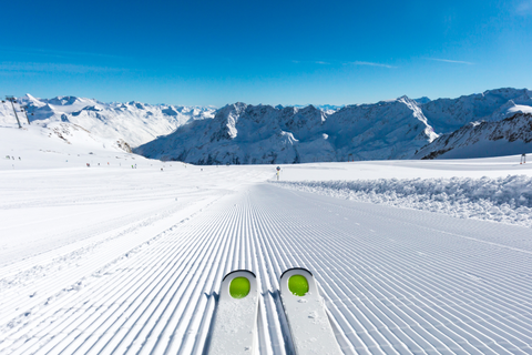 Domaine skiable de Gstaad Huus Hotel et Mondays produits d'époque