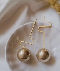 Maze Twist Pearl Earrings