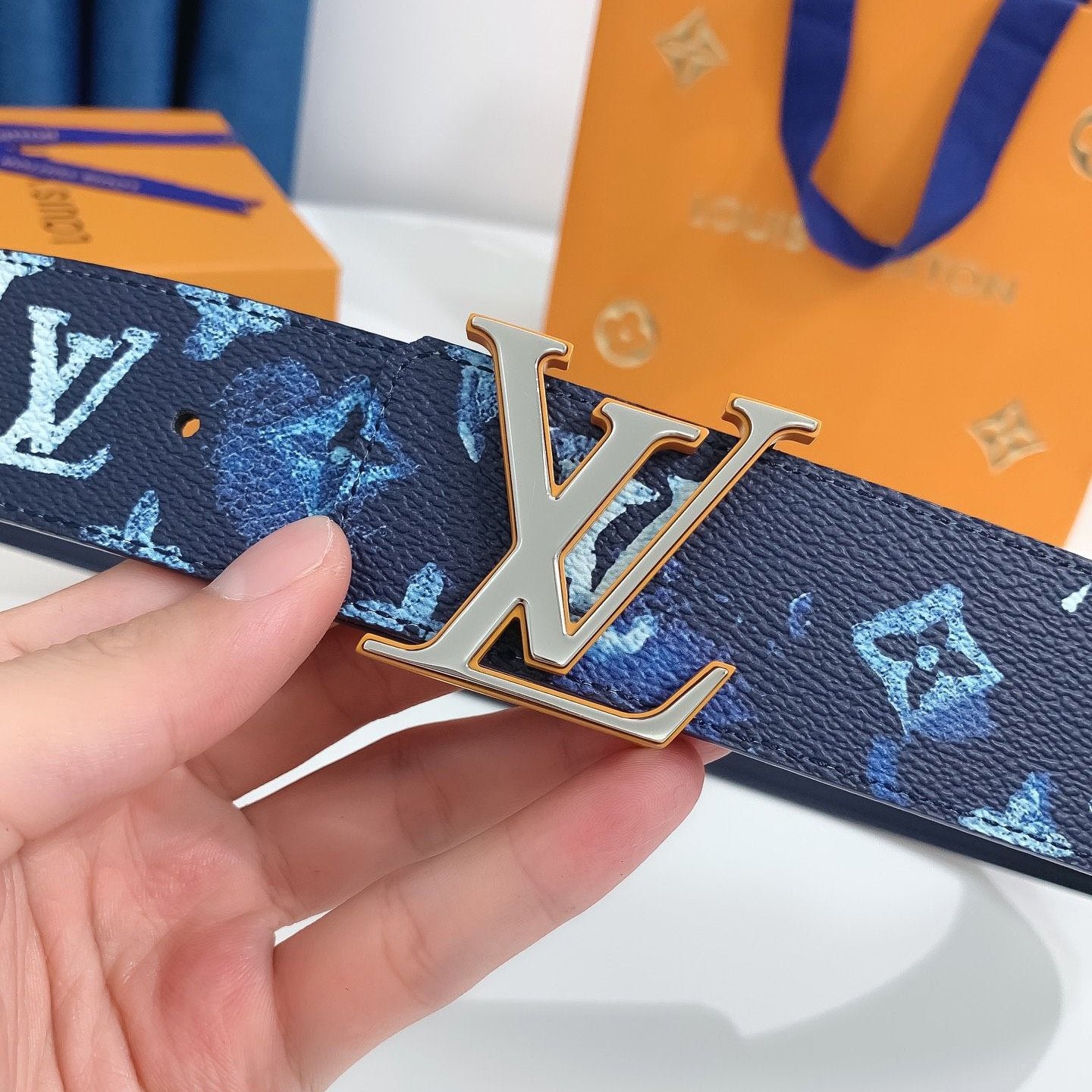 LV Louis Vuitton Classic Print Leather Smooth Buckle Belt