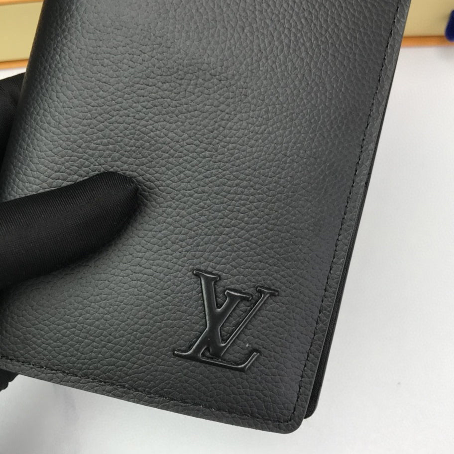 Louis Vuitton LV Classic Leather Wallet Purse