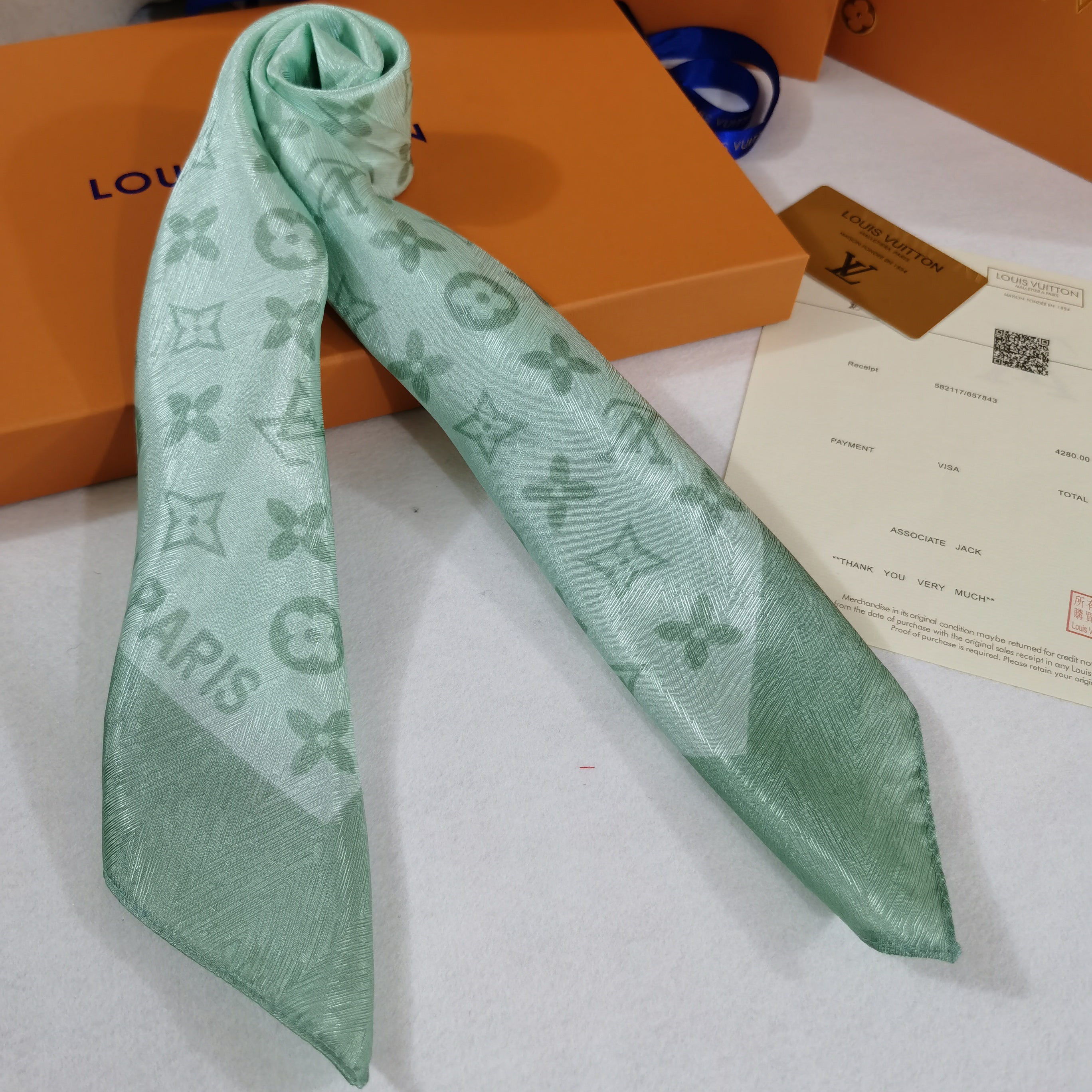 Louis Vuitton LV Popular Louis Vuitton Silk Scarf Scarves