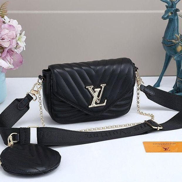 Louis Vuitton LV Fashion Leather Chain Crossbody Shoulder Bag Sa