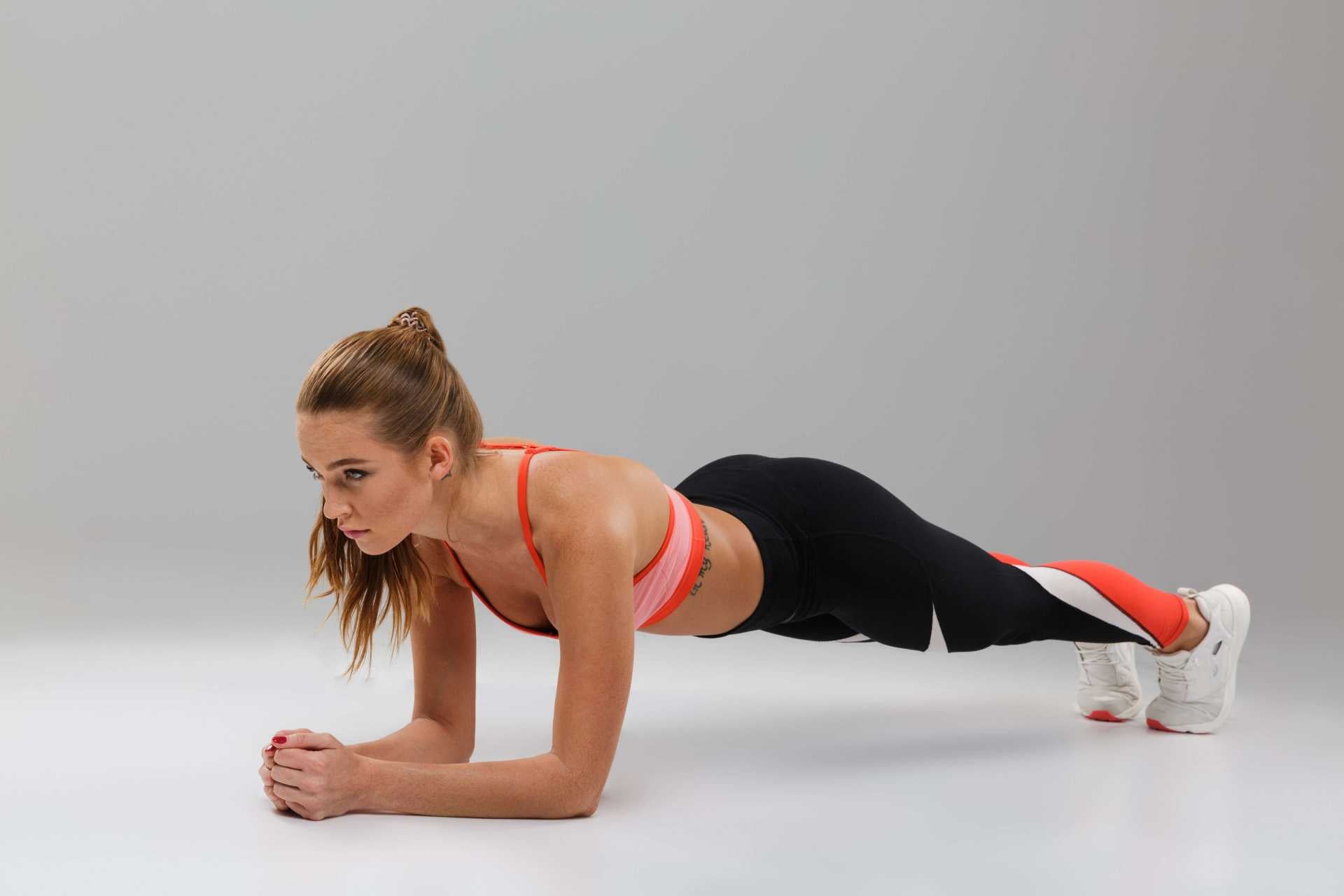 gymsweaty-Yoga-Plank Pose