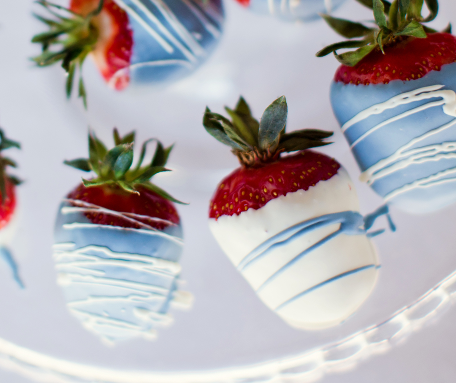 Chocolate Covered Strawberries. Red White and Blue Chocolate Covered Strawberries. Summer Dessert Recipe.