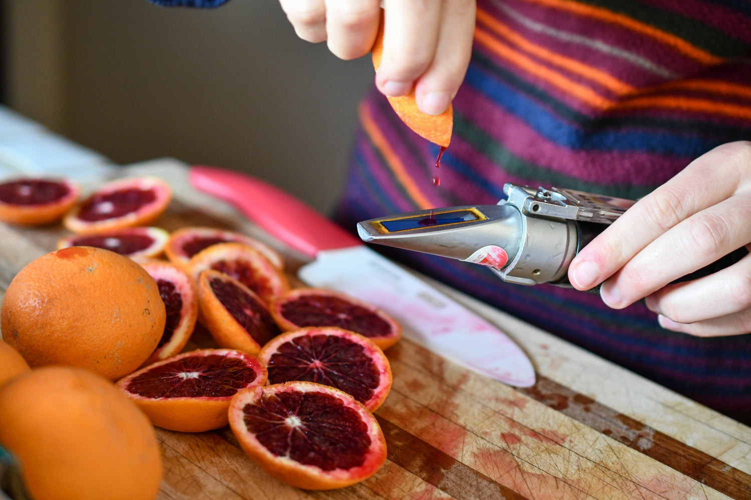 Brixing Moro blood oranges using a refractometer