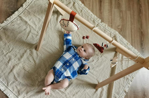 Arche d'activité en bois avec accessoires pour bébé – MELLIPOU