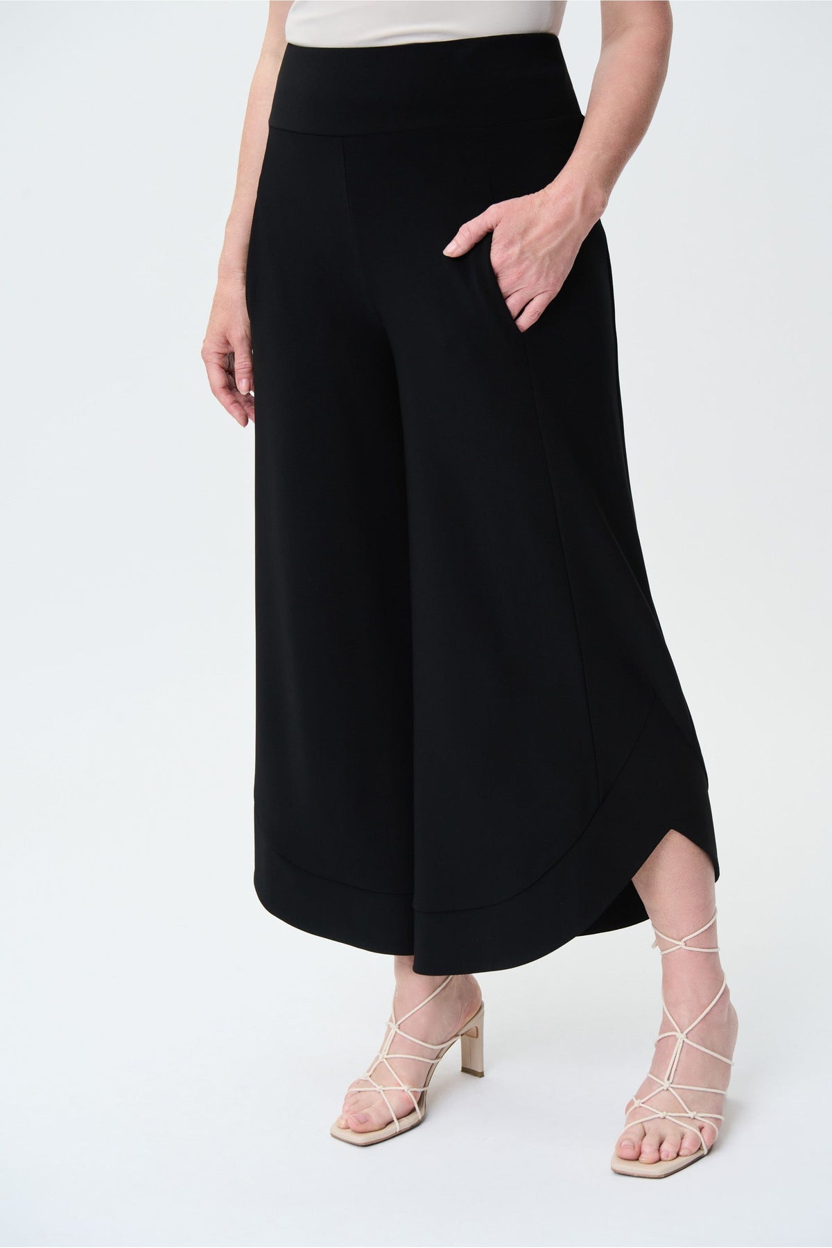 Joseph Ribkoff Style Cut-Out Detail Capris Style 211113 – Luxetire