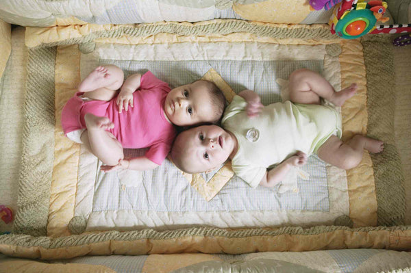 Twins sleeping recommendations for parents. Bebcare Blog Newborn