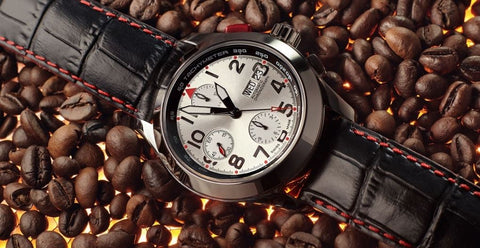 Reloj de aviador y café