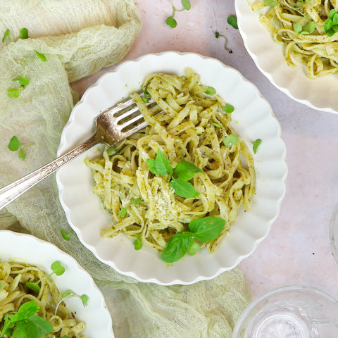 5-MINUTE PESTO PASTA - Eat Proper Good