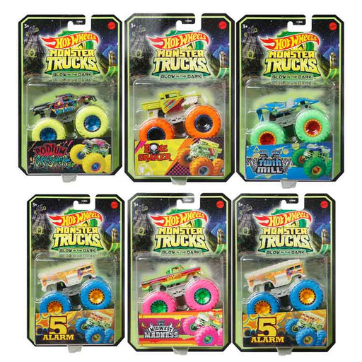 Hot Wheels Monster Trucks Glow in the Dark Circle Racing Set HBN02