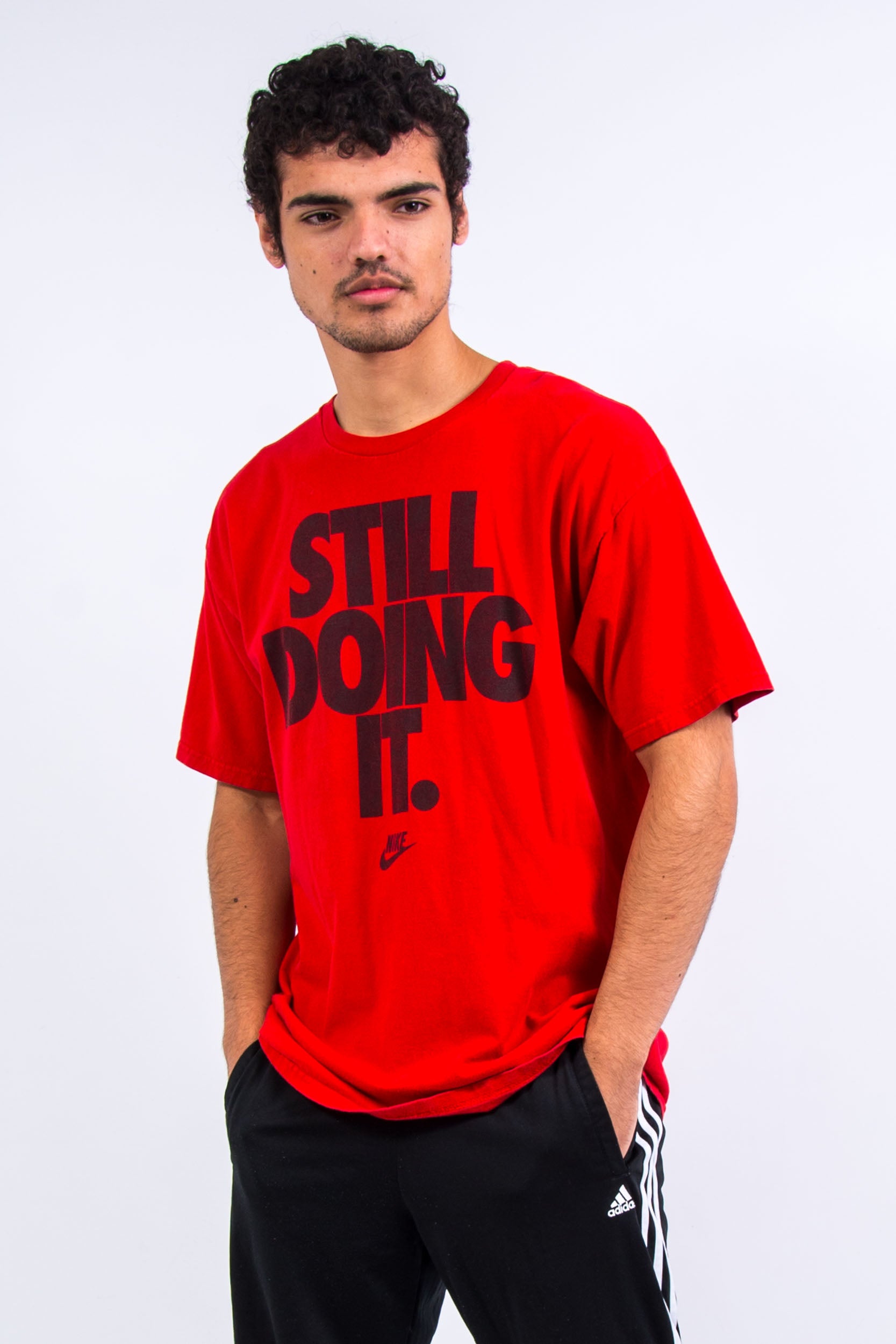 Clip mariposa mecanógrafo batería Nike "Still Doing It" Graphic Print T-Shirt – The Vintage Scene