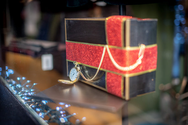 SUAVE OWL pocket watch attached to box present.