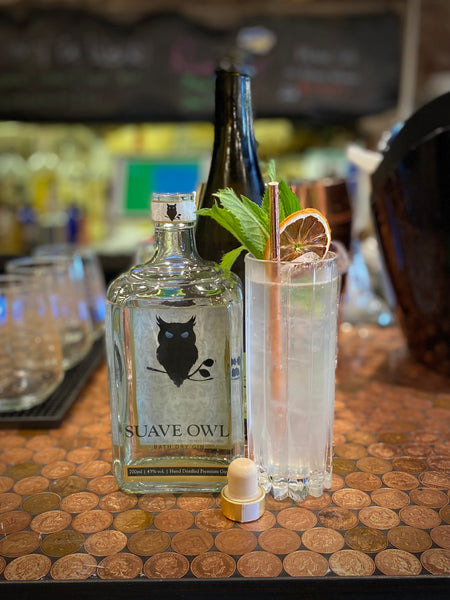 SUAVE OWL gin fizz cocktail. 