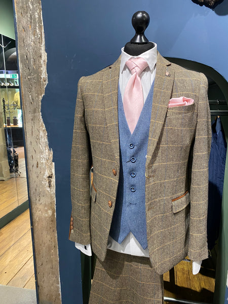 Marc Darcy Ted Tweed Suit / Cavani Wells Waistcoat