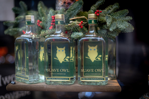 SUAVE OWL Festive Gin.