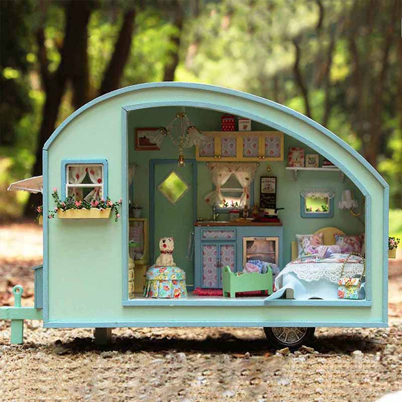 small dollhouse