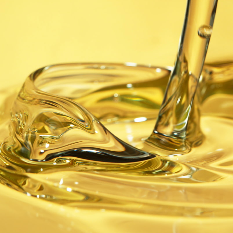 closeup shot of oil making a splash