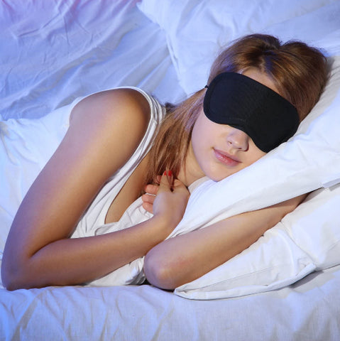 Sueño profundo: ¿Cuáles son los beneficios de dormir con antifaz?