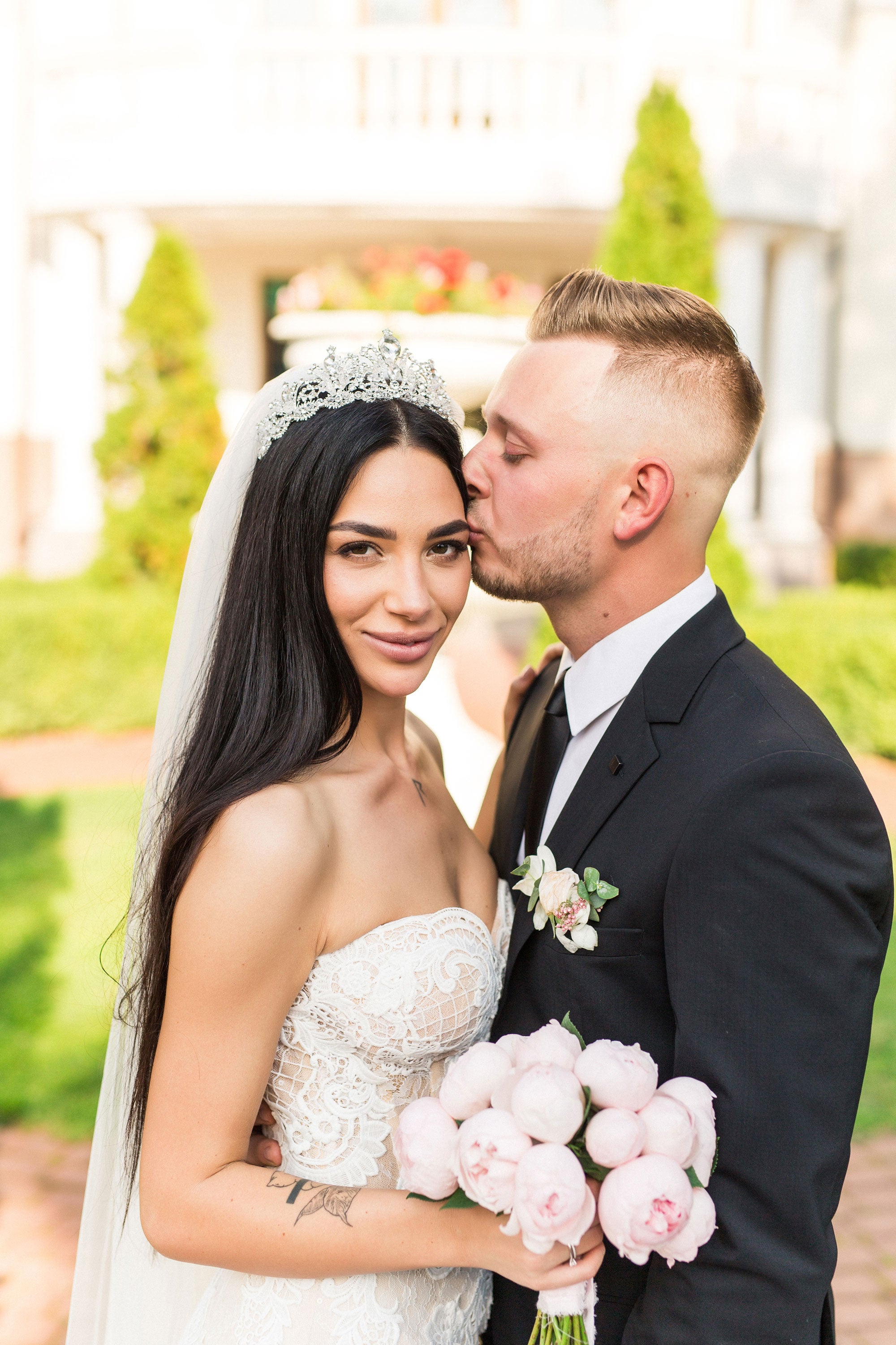 Rosie & Nick is an engraved wedding suite set in Sagaponack, New York. Would you like to be featured on #PPRealBride? Email us your photos to hello@pickettspress.com to be featured on our page! Shop here for more Pickett's Press wedding suites!