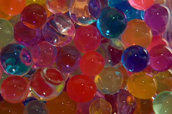 Coloured gel beads