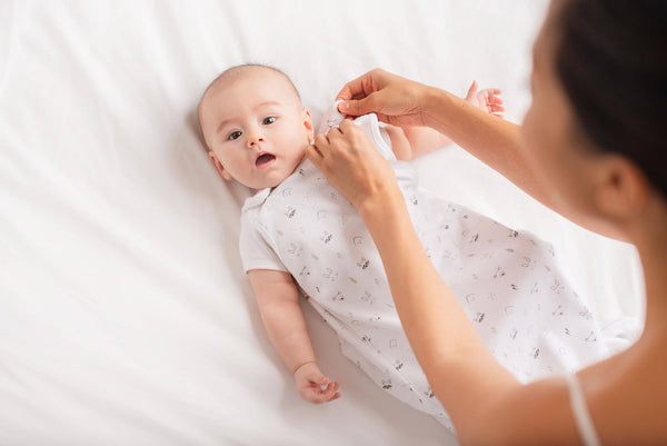 13 things you should never do when you're visiting a newborn - Today's  Parent