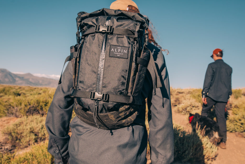 two men hiking mammoth lakes