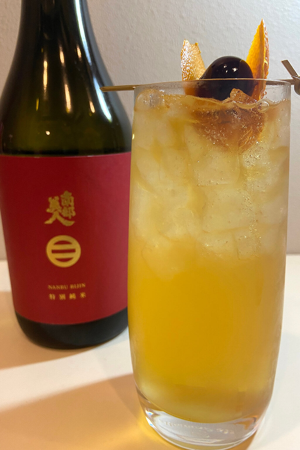 Sake cocktail: Orange oolong-hi.