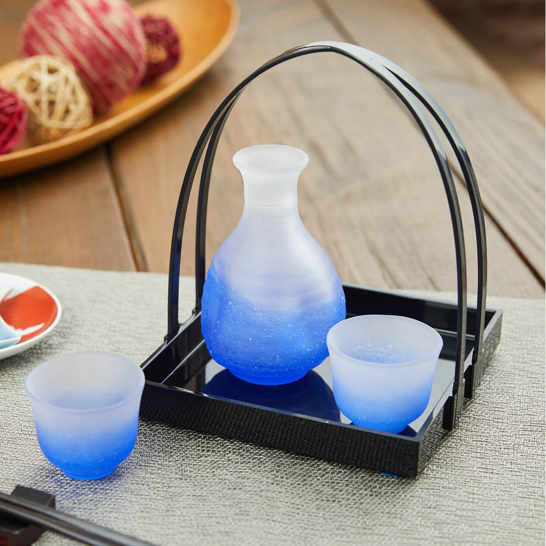 Mino no Takumi” Black With Blue Drip Glaze and Gold Interior Sake Set -  Tippsy Sake