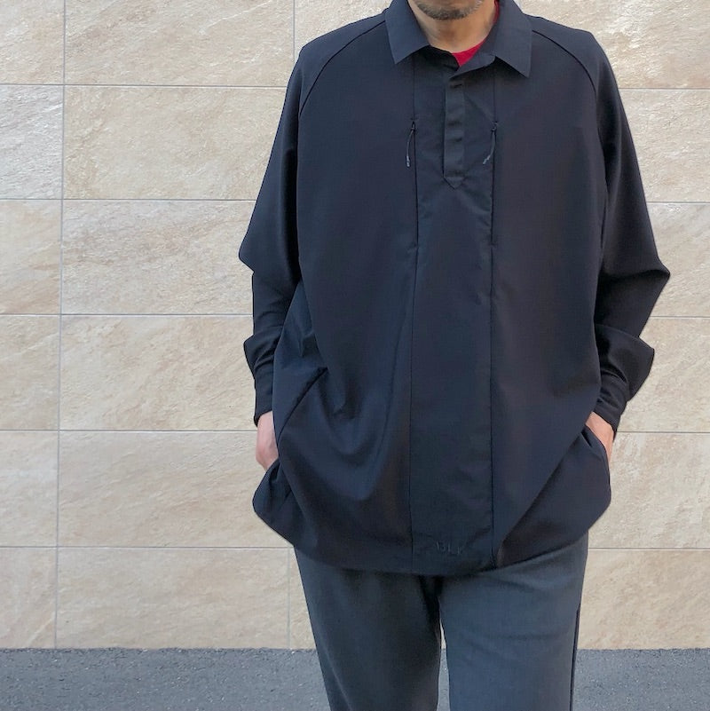 -〔MAN〕- WHITE MOUNTAINEERING BLK ホワイトマウンテニアリング 　　 TECH RAGLAN PULLOVER SHIRT