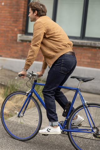 Le Beau Jean - cycliste en Selvedge