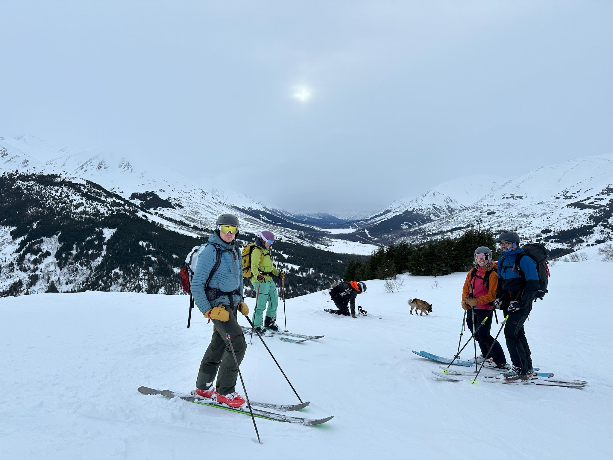 friends skiing alpine fit