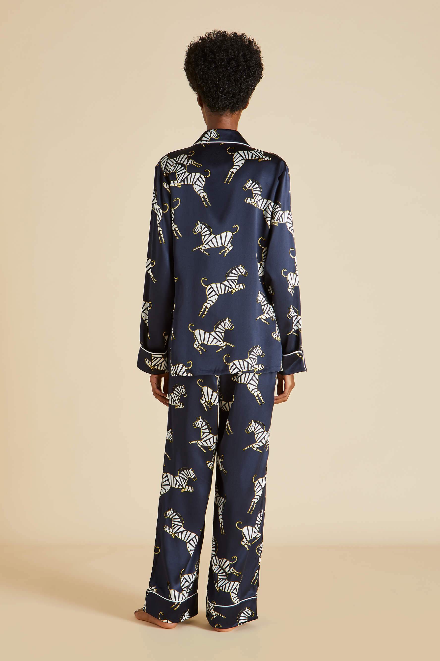 Citaat Verzorger Dageraad The Lila Zizi | Olivia von Halle Navy Zebra Printed Luxury Silk Pyjama Set