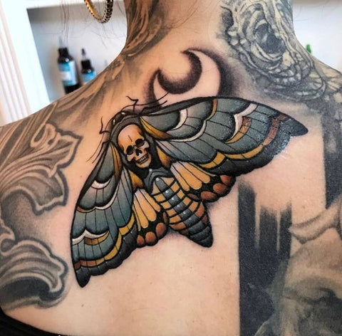 Ideia de tatuagem de mariposa caveira para 2023