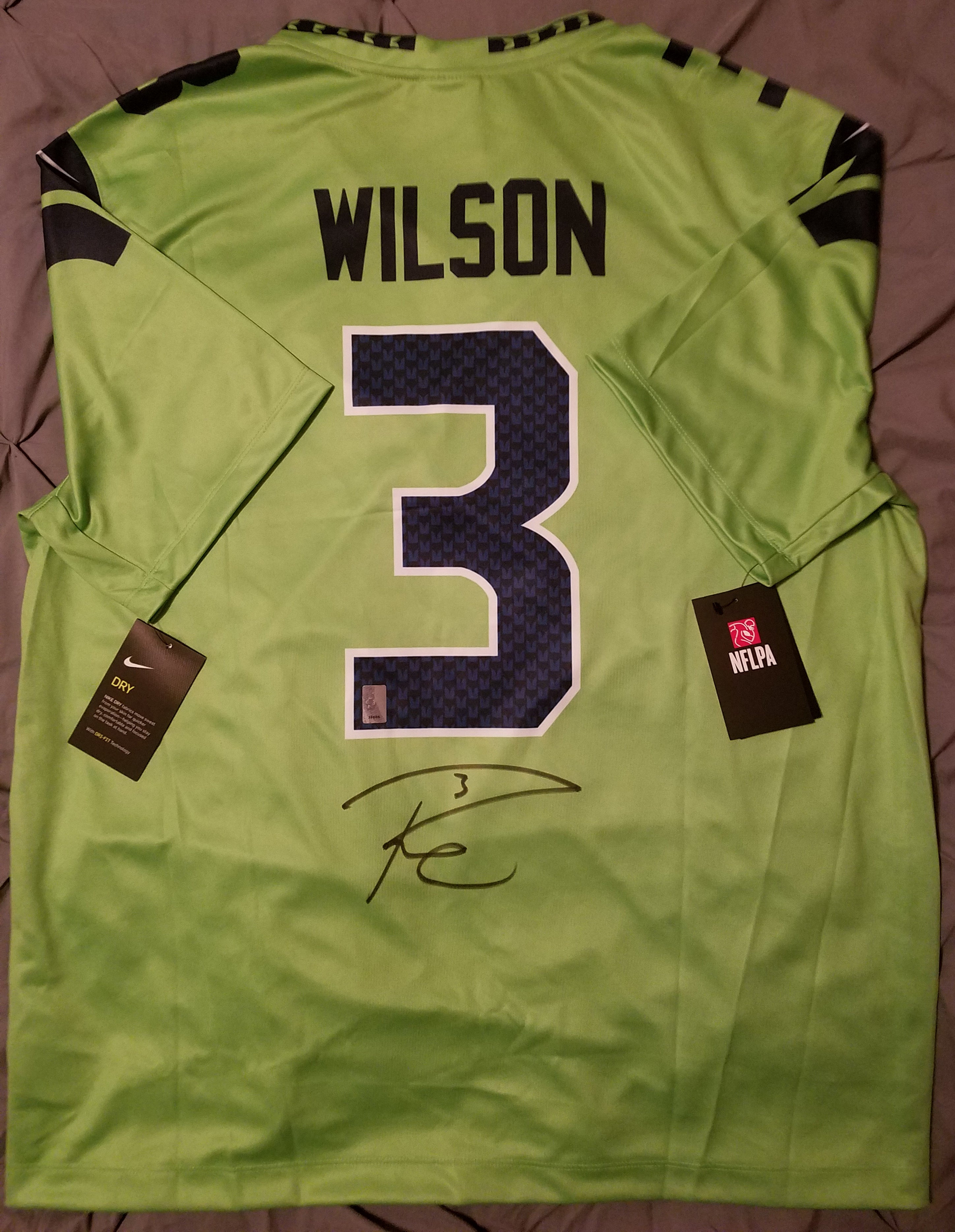 russell wilson seahawks shirt