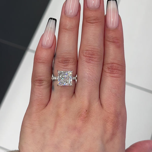 Broer hoek Publiciteit 5.5 Ctw Solitaire Princess-Cut Engagement Ring in 18K Gold – Luxe VVS  Jewelers