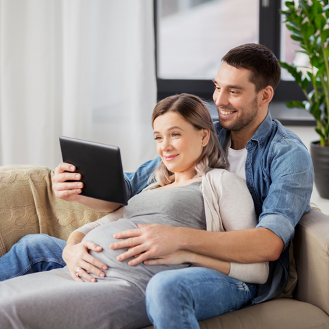 couple with a pregnant women